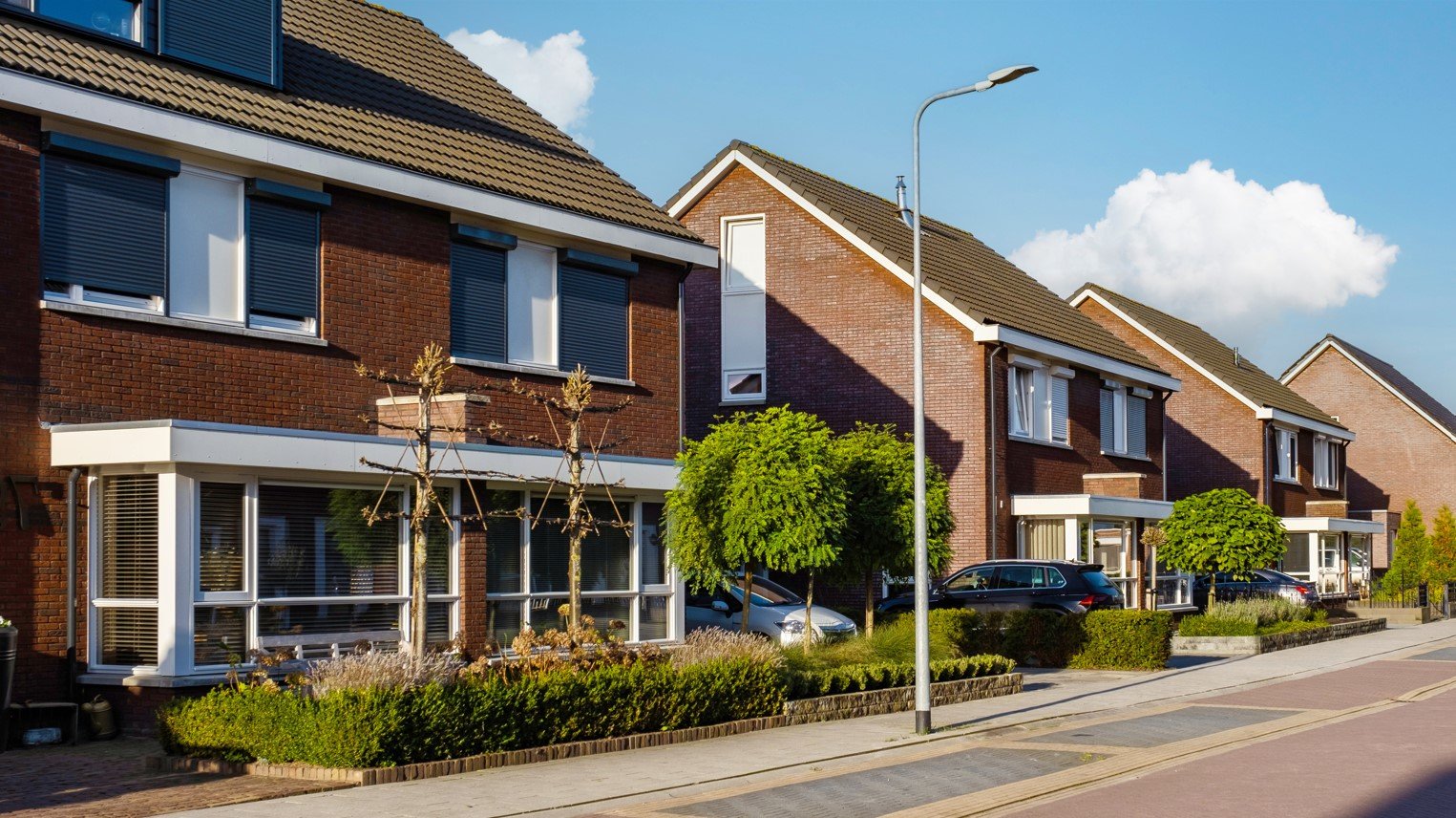 UK House Prices See Biggest Drop in 2 Years – What's Happening? - UK house prices, property market trends, housing market analysis
